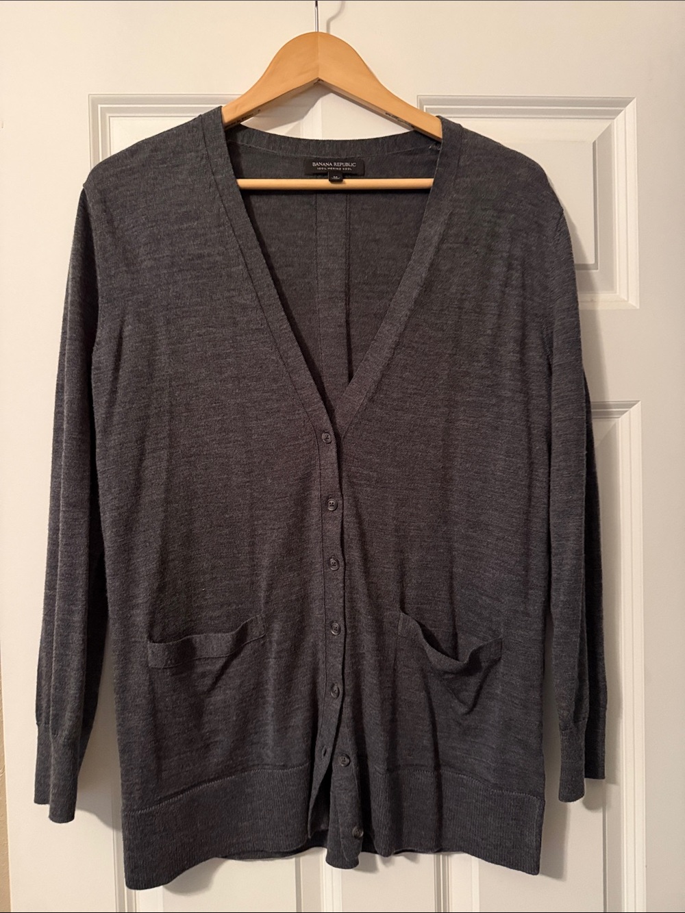 Banana Republic Women's Charcoal Gray V-Neck Button-Front Cardigan